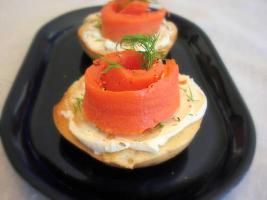 Bagels with Salmon and Dilled Cream Cheese Recipe