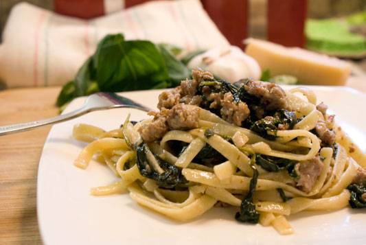 Fettuccine with Spinach and Sausage