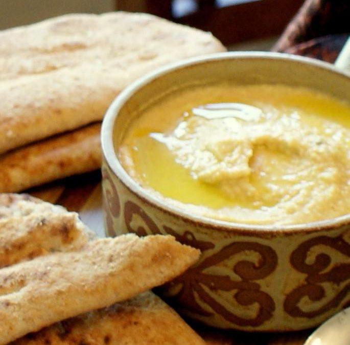 Turkish Style Hummus (Humus) – A delightfully creamy, light hummus