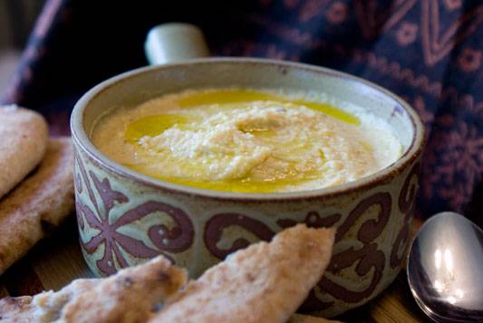 Turkish Style Hummus (Humus) - A delightfully creamy, light hummus