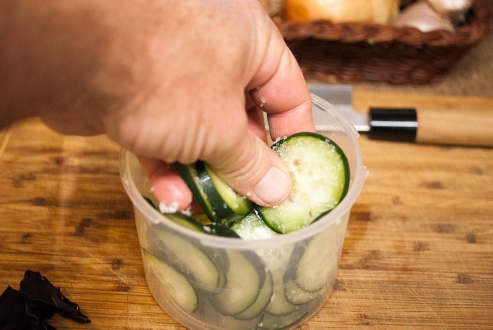 Tsukemono - Japanese Quick Pickled Cucumbers (Shiozuke ...