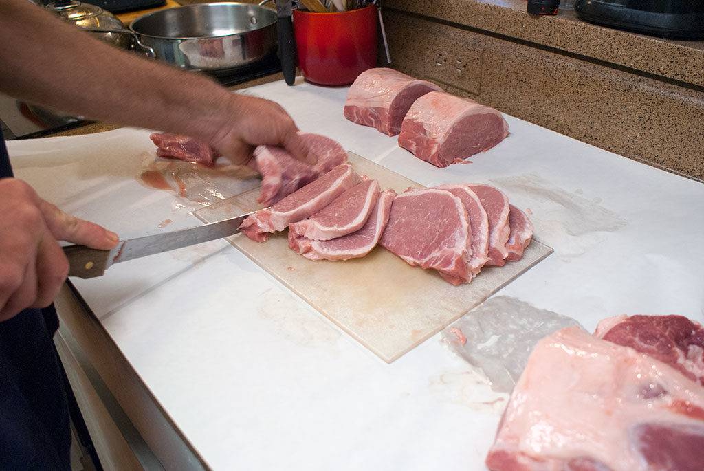butcher-a-pork-loin-09-last-chops-from-the-lean-end