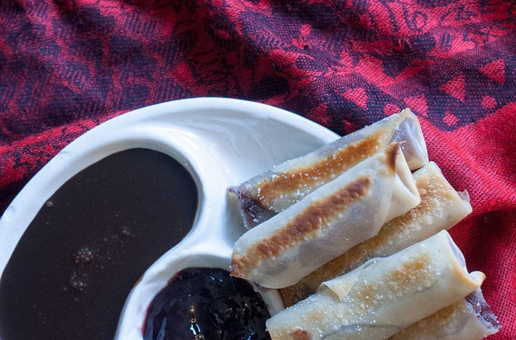 Berry Cheesecake Egg Rolls – Baked, not fried. #EasyHolidayEats